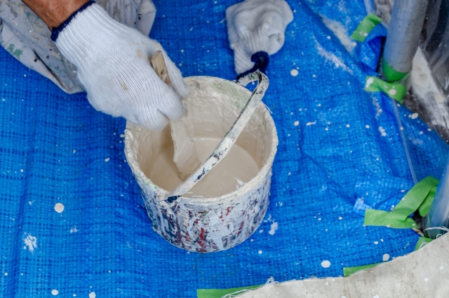外壁塗装で塗料が飛び散ってしまった時の対処法と予防法をわかりやすく解説！
