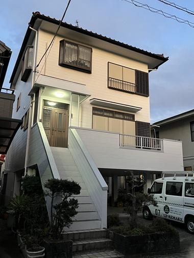 外壁塗装が完了したU様邸の外観