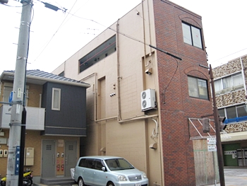 施工前の建物。