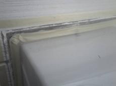 新しい換気フードの取り付け。