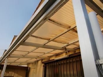 施工前の庇屋根。