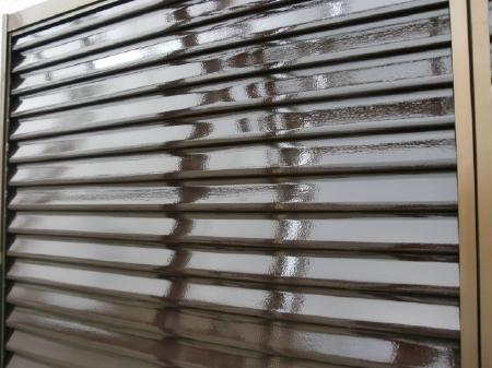 塗装後の雨戸。