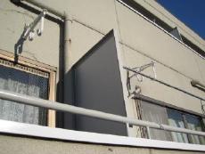 外壁とベランダまわり。