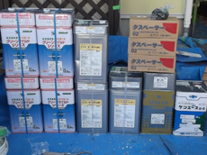 屋根塗装に使用した材料。