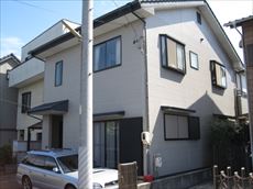 施工前のS様邸の外観です。