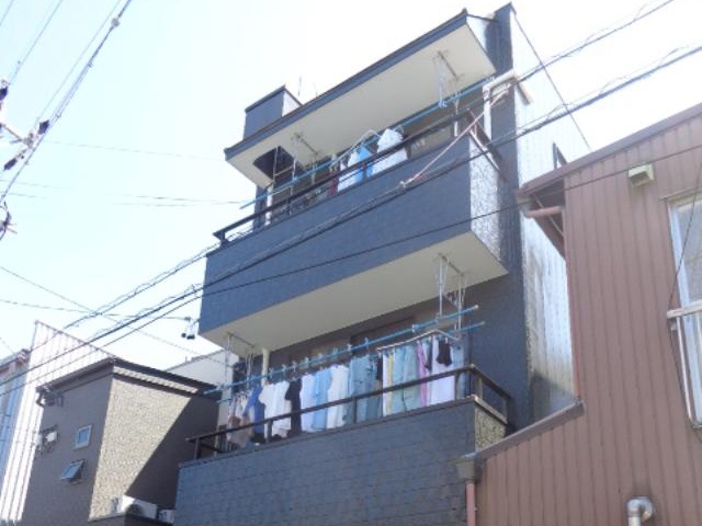 外壁・屋根塗装が完了したI様邸です。