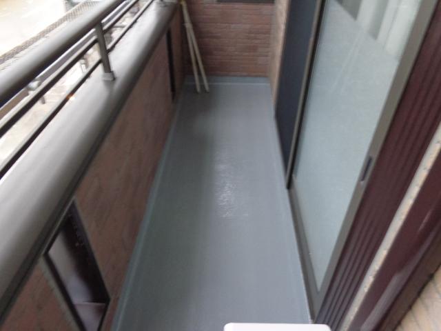防水塗装後のベランダ。