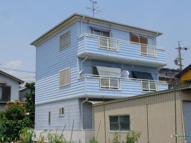 施工前のH様邸の外観です。