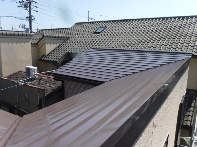 塗装後の屋根。