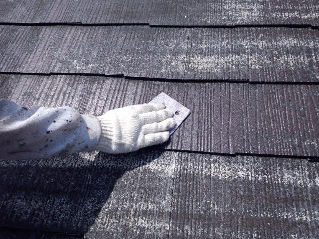 残った汚れをやすりで除去。