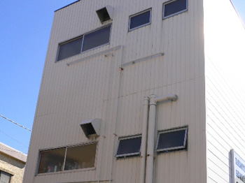 施工前の外観です。
