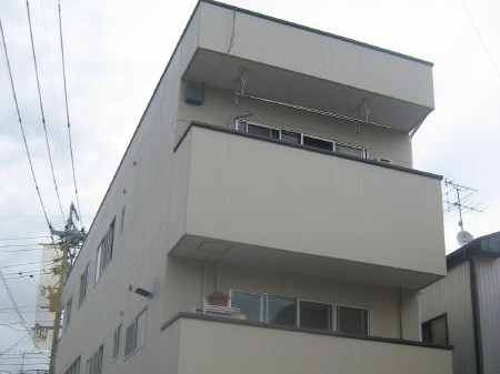 静岡市葵区Mマンションの笠木改修とベランダ防水の施工事例