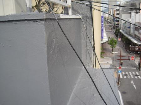 壁の補修と塗装が完了しました。
