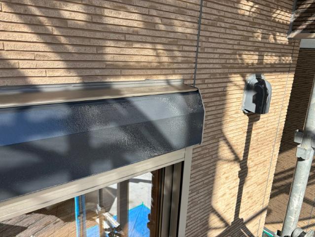 シャッターボックスの下塗り