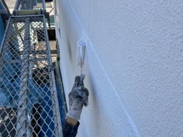 外壁の1回目の下塗り