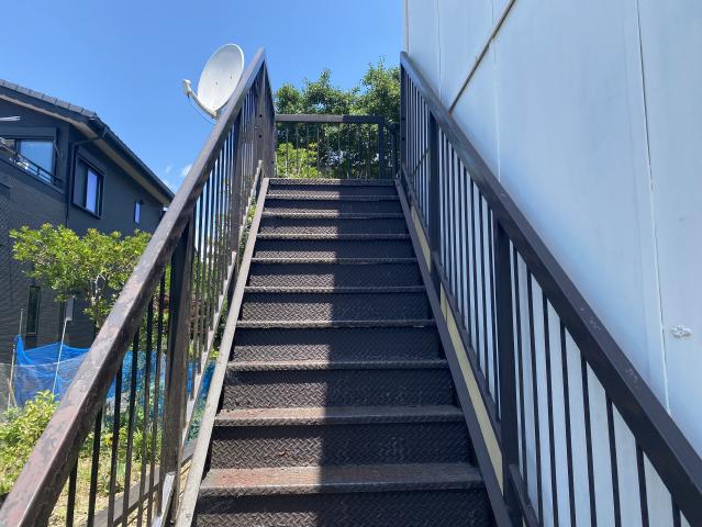 施工前の階段鉄部