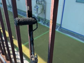 手すりの下塗り