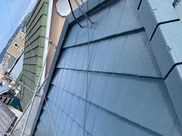 屋根の2回目の上塗り